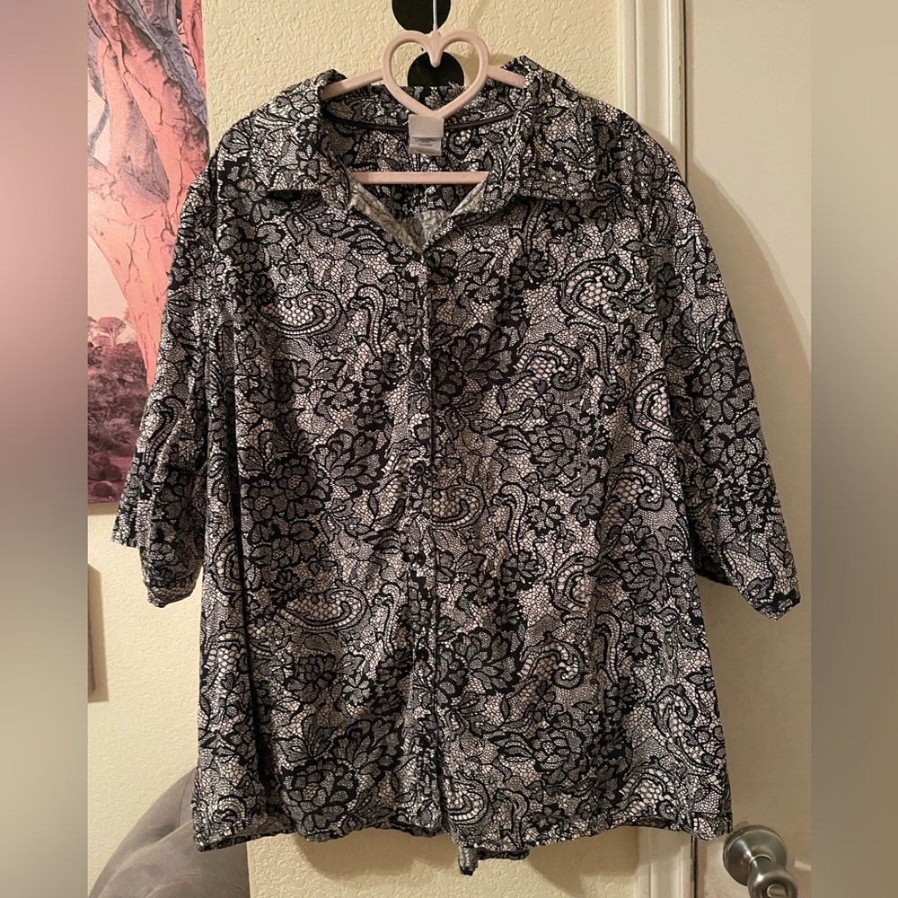 JMS Plus Size Women’s floral white & black button up top size 4X pre-owned